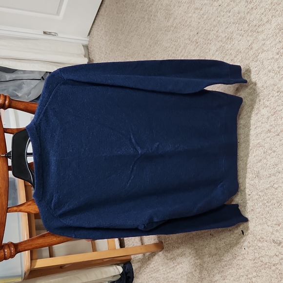$5☃️Burno Ferraro Navy Vneck Fine Merno Wool Sweater Large - Picture 3 of 7
